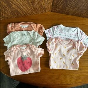 5 Baby Short Sleeve Bodysuits in Pinks, Grays and Peaches- size 0-3 months.